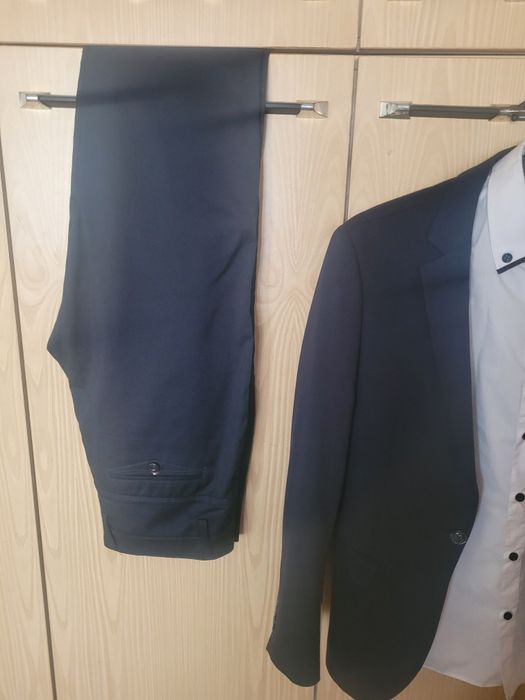 Костюм за тържествени случай