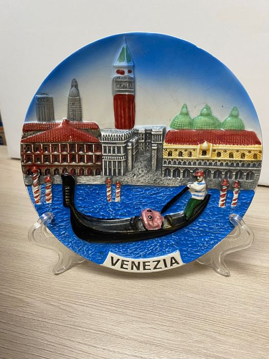 Продажа сувенирных оарелок