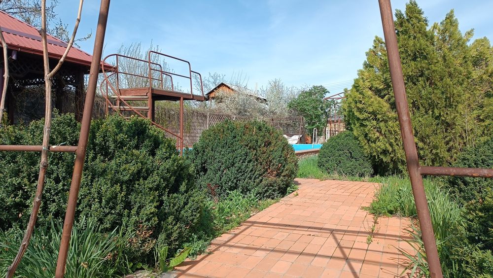 Продается своя дача