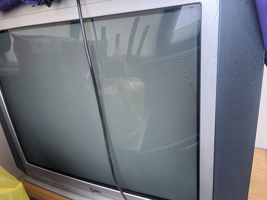 Продам телевизор lg