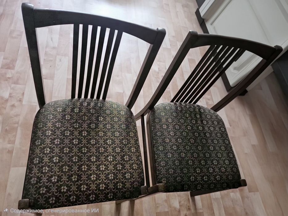 Продам диван, два стула, тумбочку