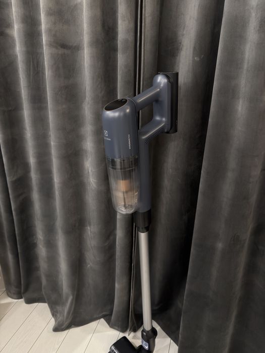 Aspirator Electrolux Hygienic 700 ( ca nou ) - pachet complet