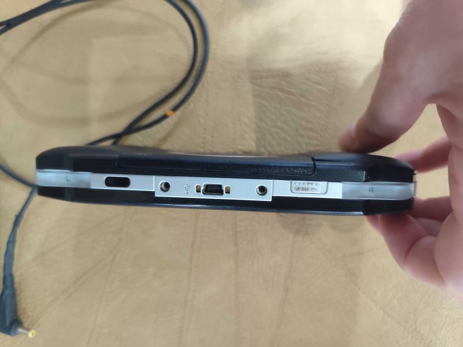 PSP Sony 1004   , зарядно,7 игри.