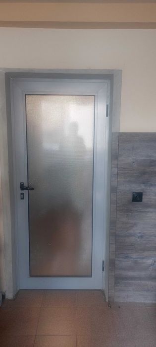 Алуминиева интериорна врата