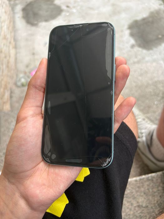 Vand iphone 16 stare perfecta