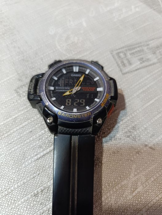 Продавам ръчен часовник