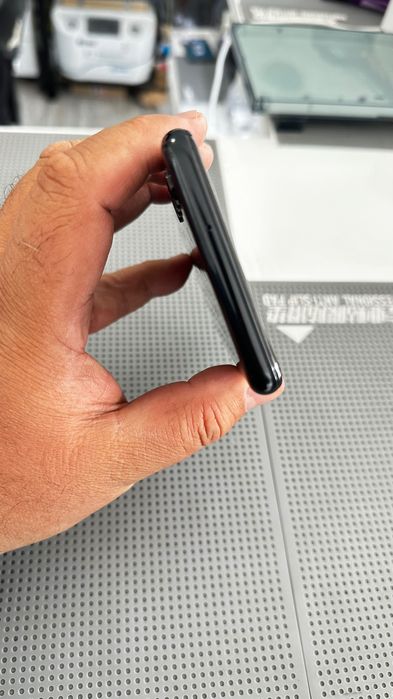 Vând Samsung A04s in stare impecabilă