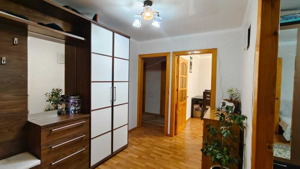 Продам 3 комнатную в 20 МКР