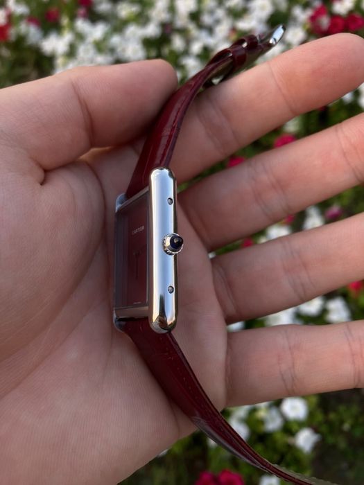 Cartier Tank Must red dial
