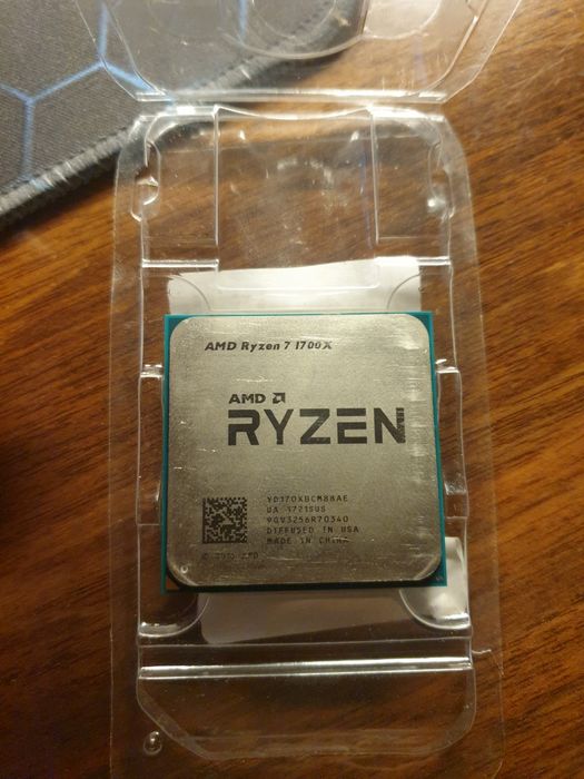 Продам Ryzen 7 1700x 8 ядер, 16 потоков, 3.4 герц