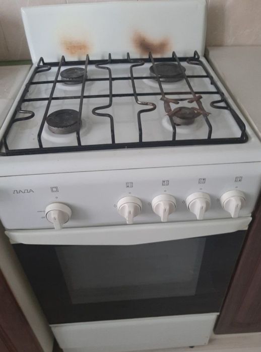 Продам газовую плиту