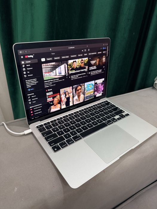 Продам Macbook Air M1