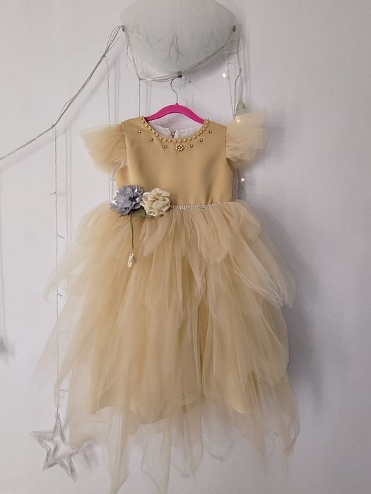 Продам нарядное платье