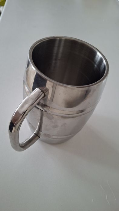 Металлическая кружка