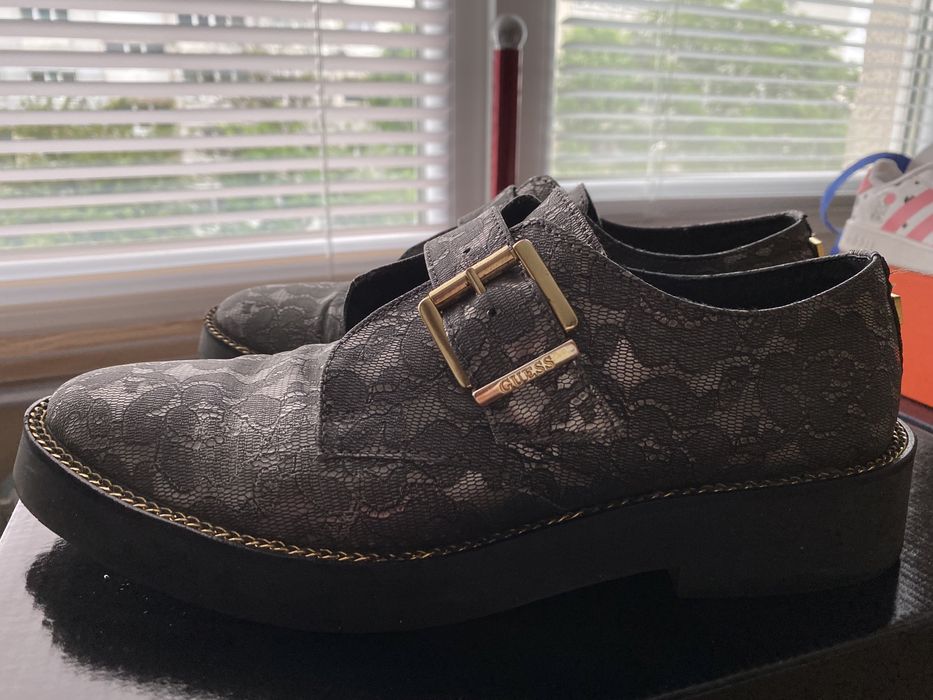 Дамски обивки Guess