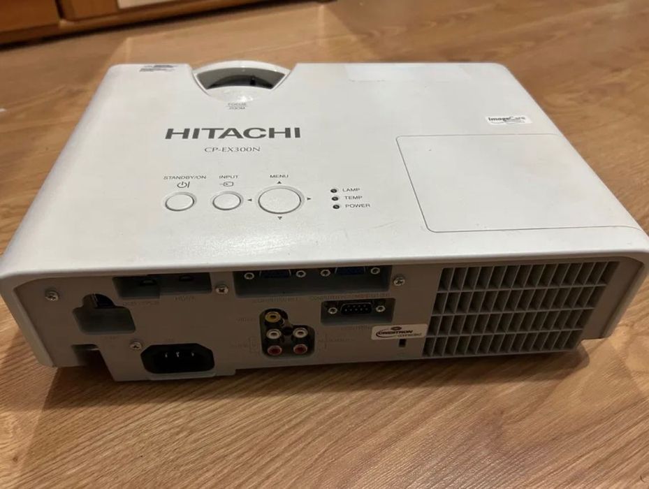 Videoproiector Profesional Hitachi 2 buc și Vivitek 400ron negociabil