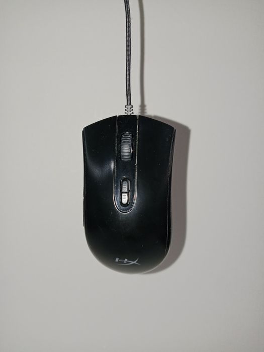 Мышь HyperX Pulse fire красивая в хорошем состоянии.
