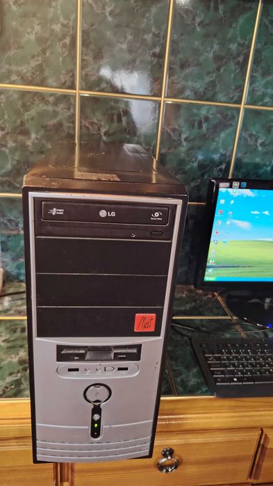 Настолен компютър + Монитор
