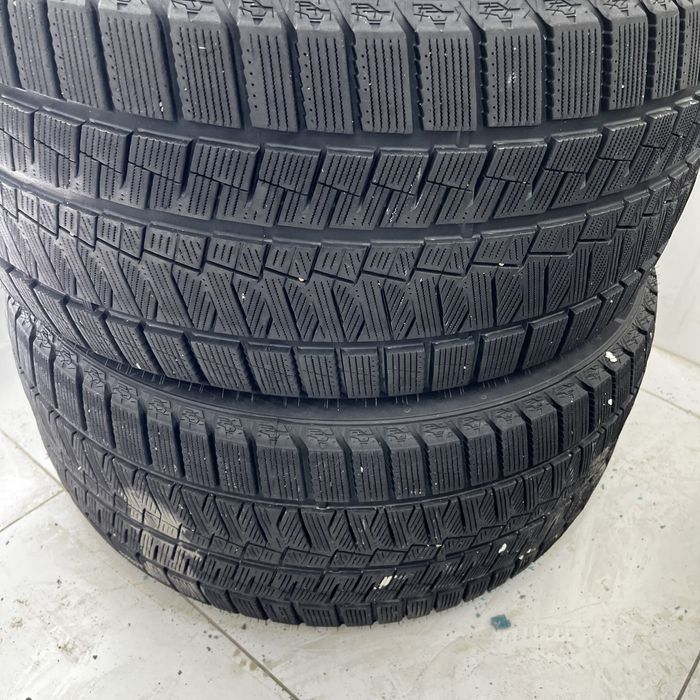 зимние шины R19 в отличном состоянии