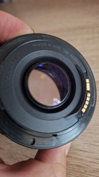 Canon 50/1.8 USM обектив в перфектно състояние
