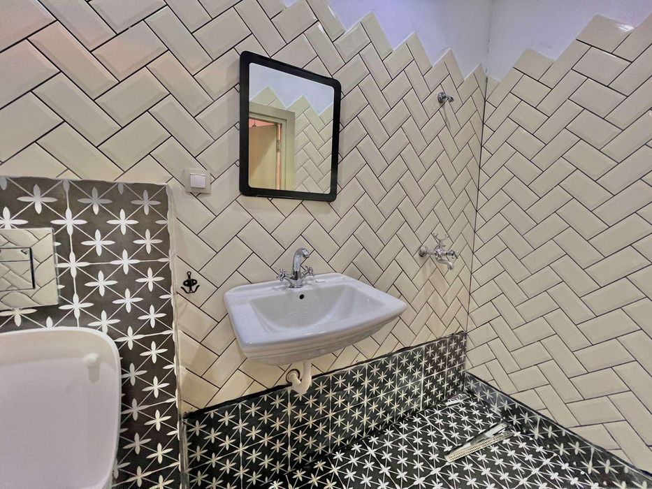 Дава се под наем Едностаен апартамент в Варна, Център - 31 кв.м за 381.99 € - Снимка #3