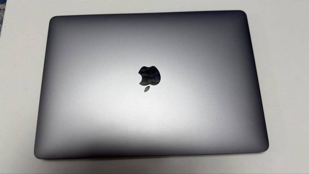 Laptop Apple Macbook pro 13.3 inch 2021 procesor i7 16Gb ram 1TB memorie