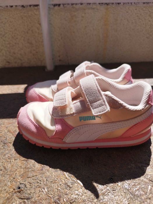 Продавам детски оригинални маратонки Пума
