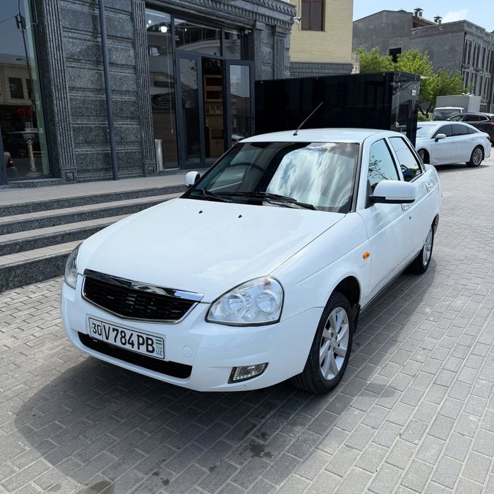 Lada  PRIORA 2013