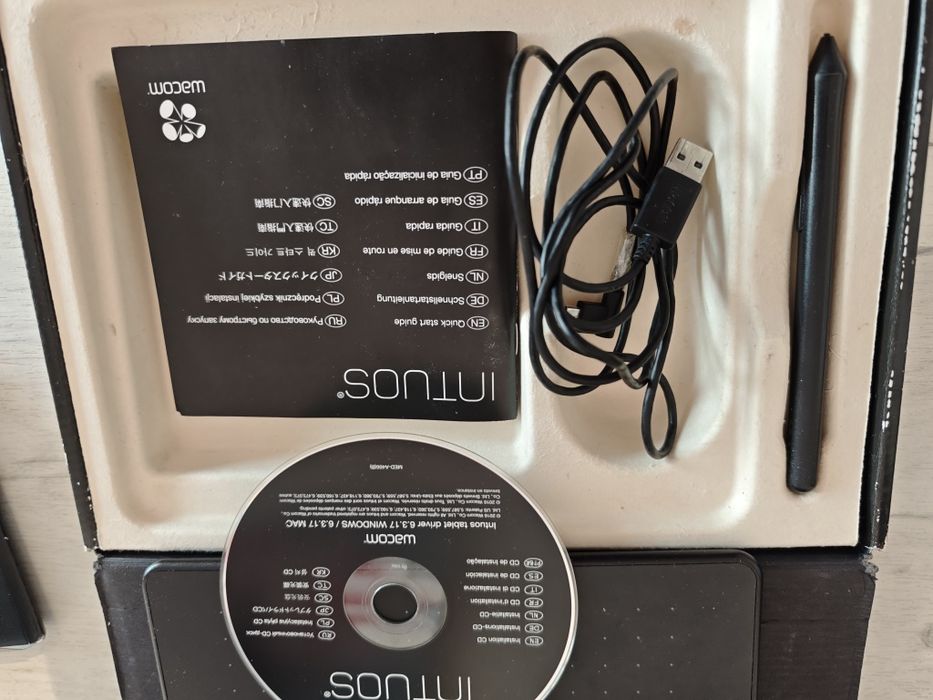 Графичен таблет INTUOS WACOM 6.3.17