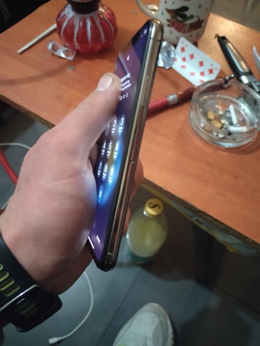 Iphone xs перфектен 256gb