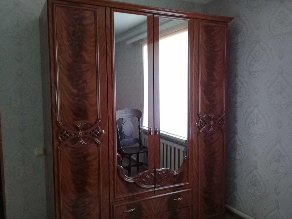 Продам спальный гарнитур
