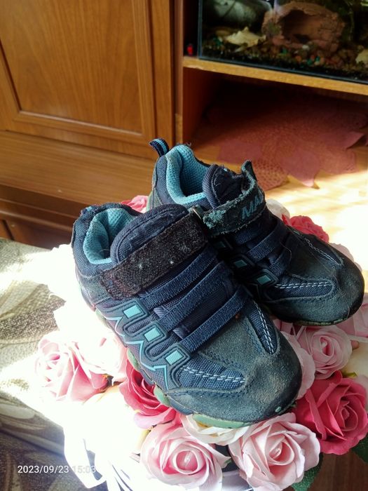 Продам кроссовки