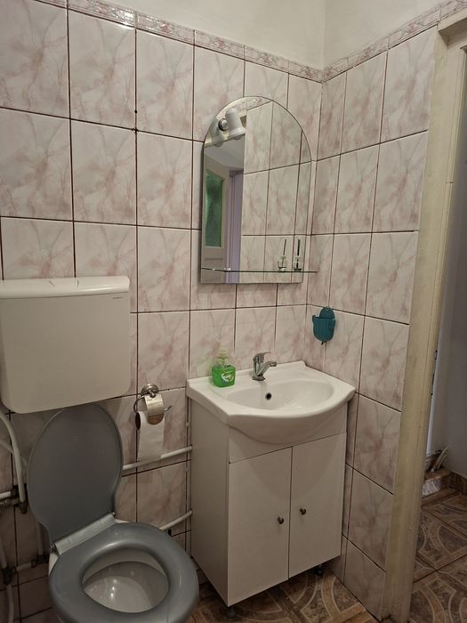 Închiriez apartament