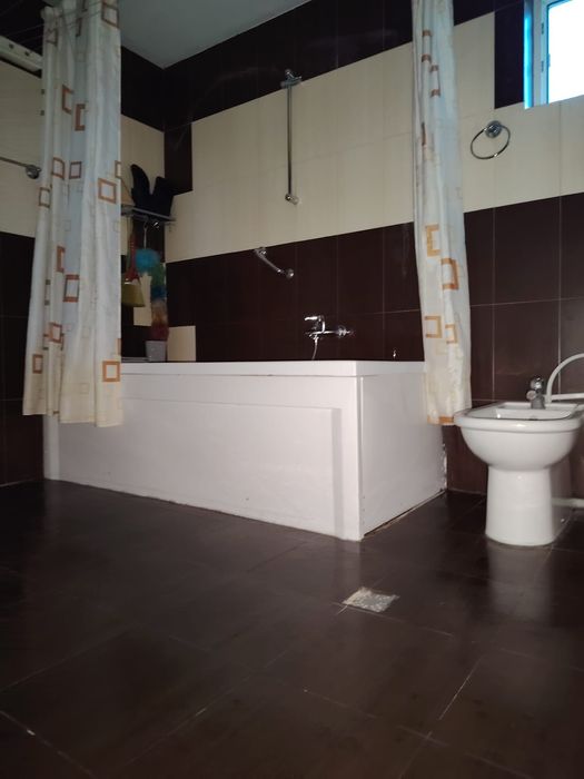 Imchiriez vila 5 camere,2 bai, bucatarie