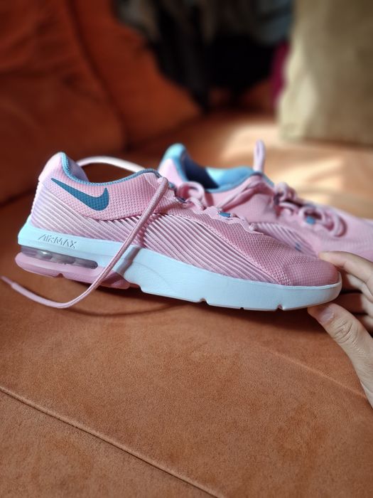 Vând incaltaminte Nike airmax