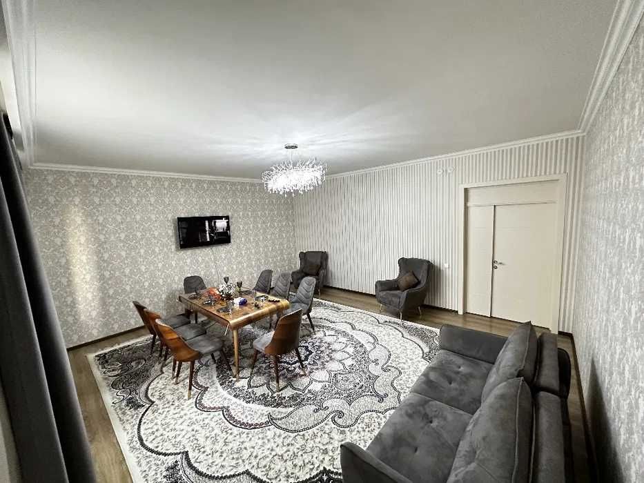 СРОЧНО только для семей сдаётся  4Х комнатная квартира на Юнусабаде!