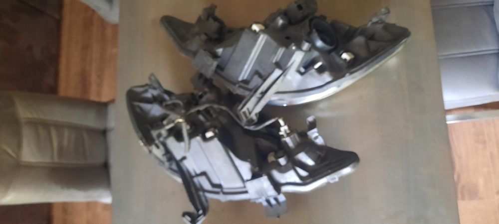 Peugeot 107 - оригинален фар, фарове