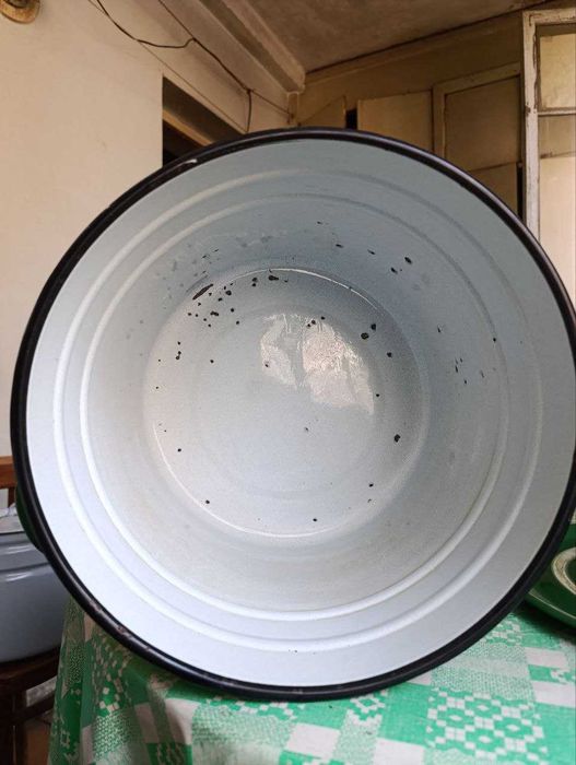 Кастрюля на 14-15литров.