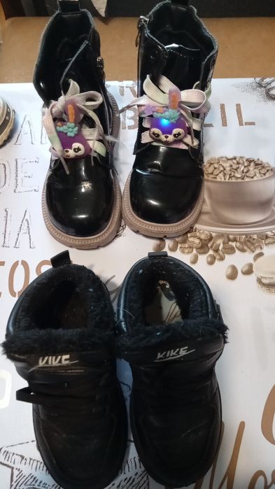 Продам детскую обувь