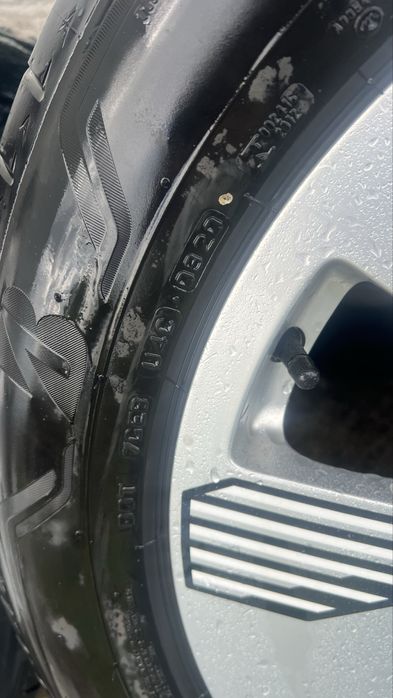 Джанти с гуми оргинални Audi Q7 e-tron