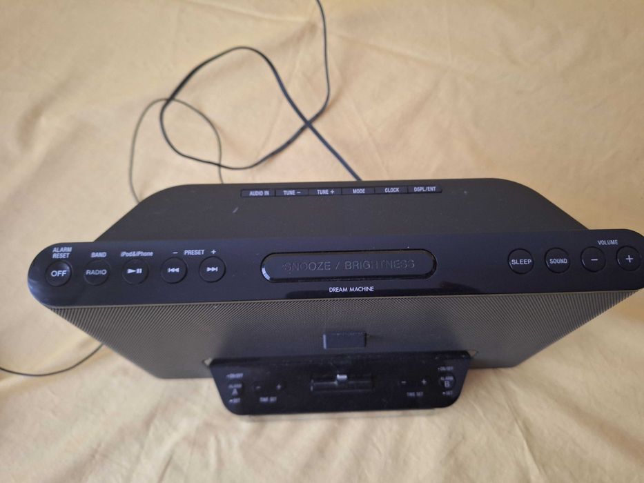 Radio Sony Dock Conector Lightning iPod iPhone cu ceas deşteptător