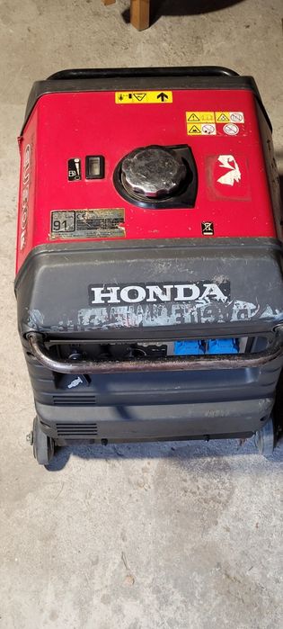 Generator honda 30 is la cheie