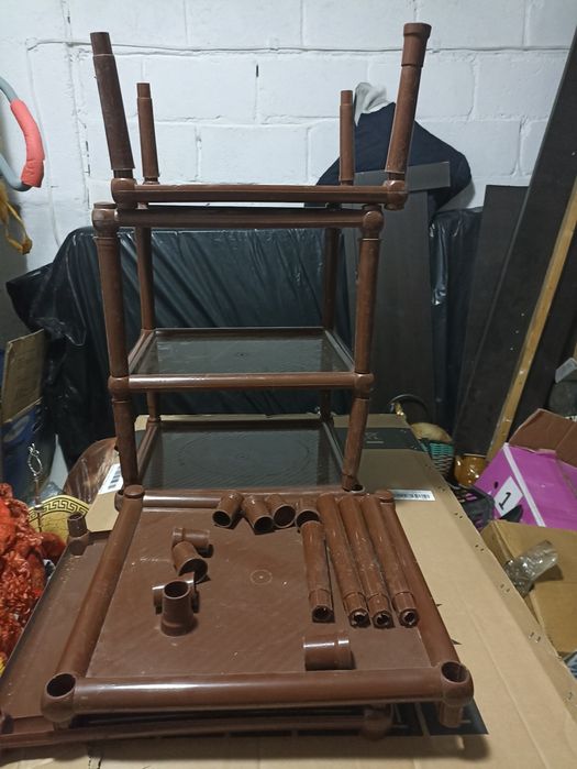 Полка ,стул пластиковый  Юг