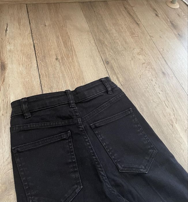 Продавам черни дънки