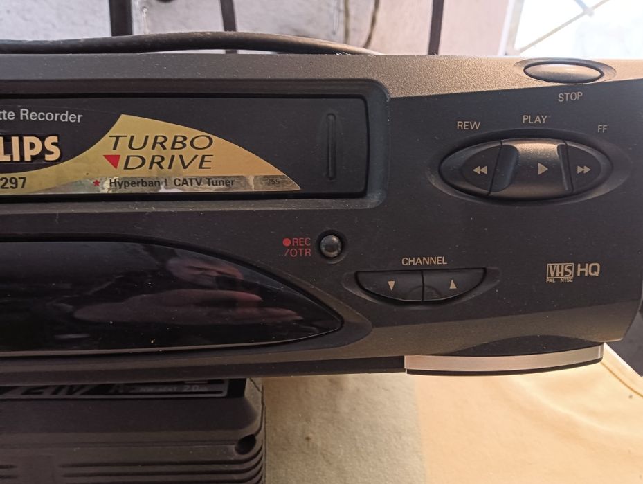 Продается видеомагнитофон 17500т