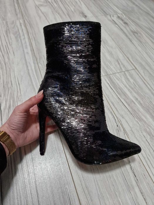 Botine cu toc, marinea 36