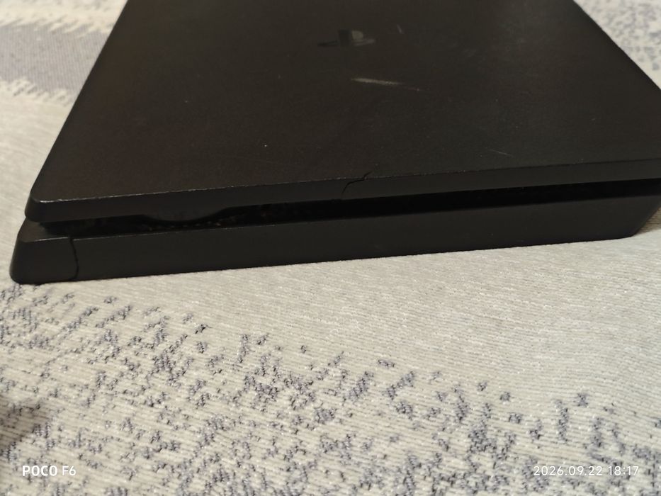 Playstation 4 slim