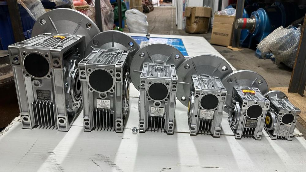 Мотор редуктор червячный электродвигатель RV