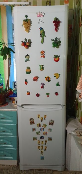 Холодильник INDESIT