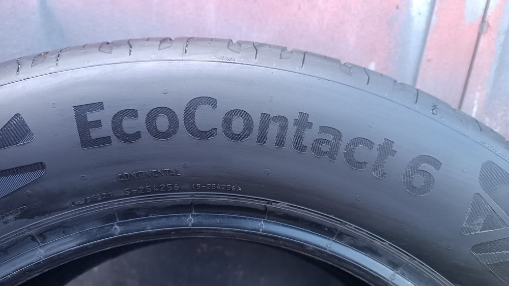 225/60/17 Continental